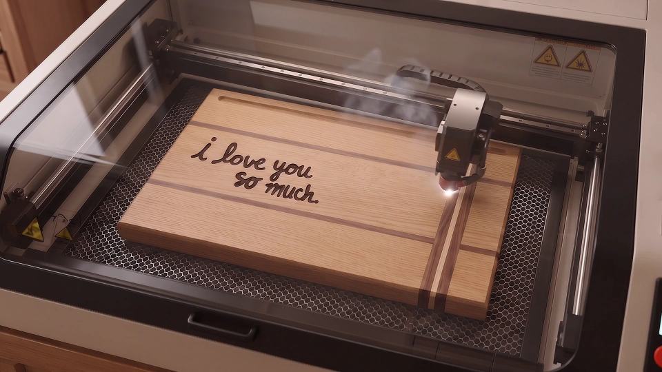 The engraver burning the lettering